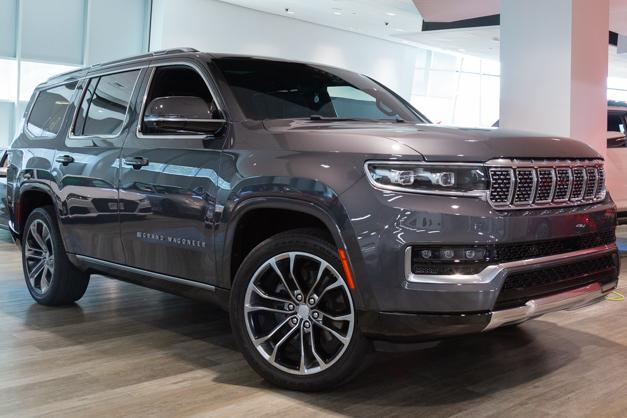 2022 jeep grand wagoneer series ii