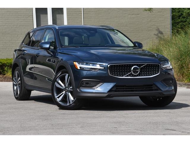 2023 volvo v60 cross country b5 awd plus