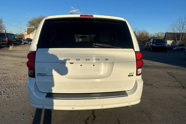 2017 dodge grand caravan sxt