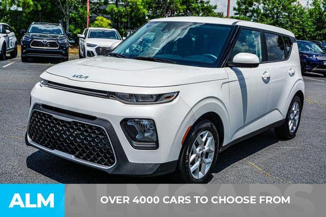 2022 kia soul lx