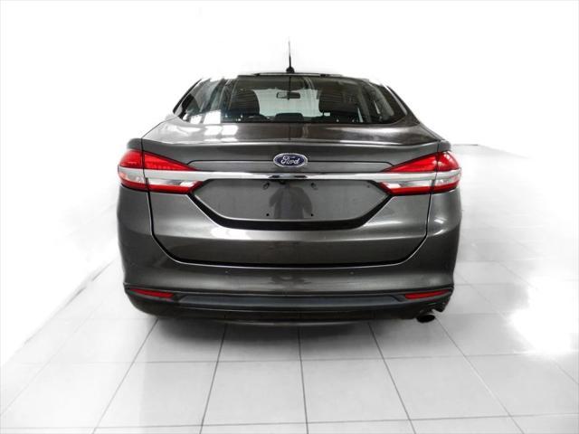 2018 ford fusion se