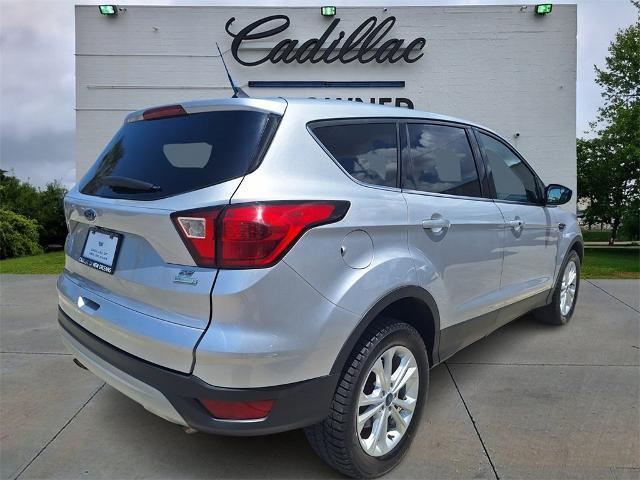 2019 ford escape se