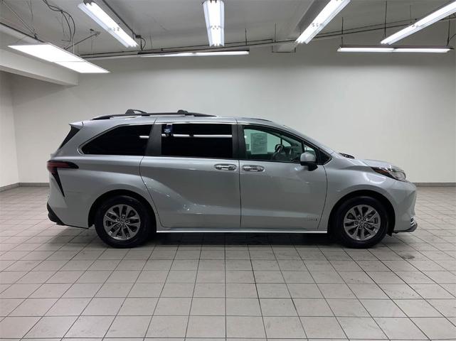 2021 toyota sienna xle