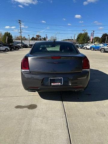 2021 chrysler 300 s