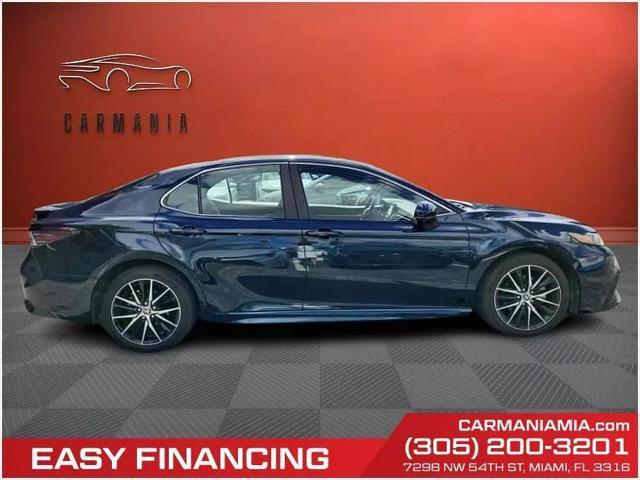 2021 toyota camry se
