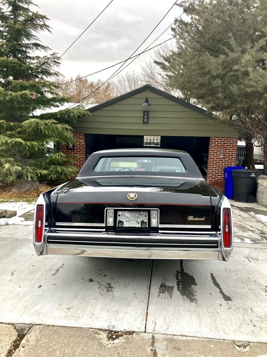 1982 cadillac fleetwood sedan black rwd automatic brougham
