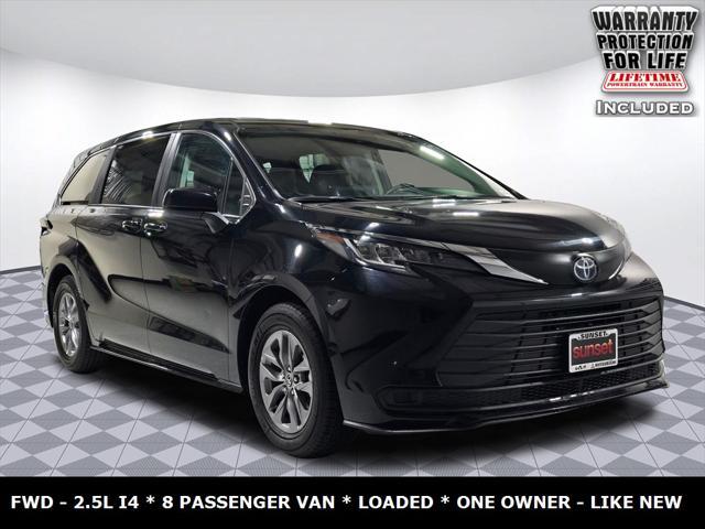 2022 toyota sienna le