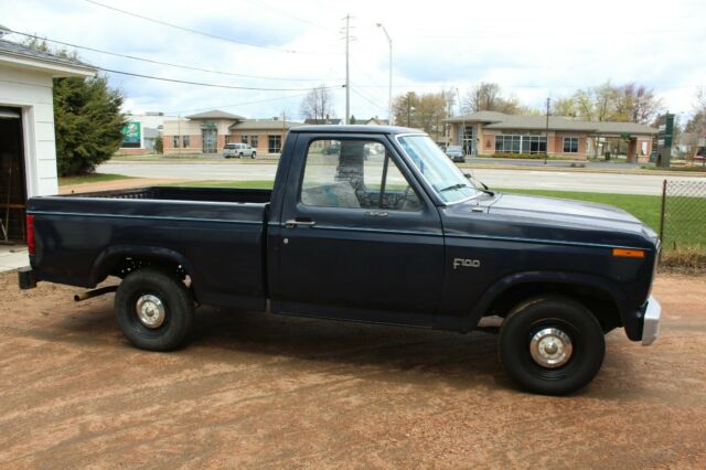1982 ford f100 truck 300 3-speed super low miles