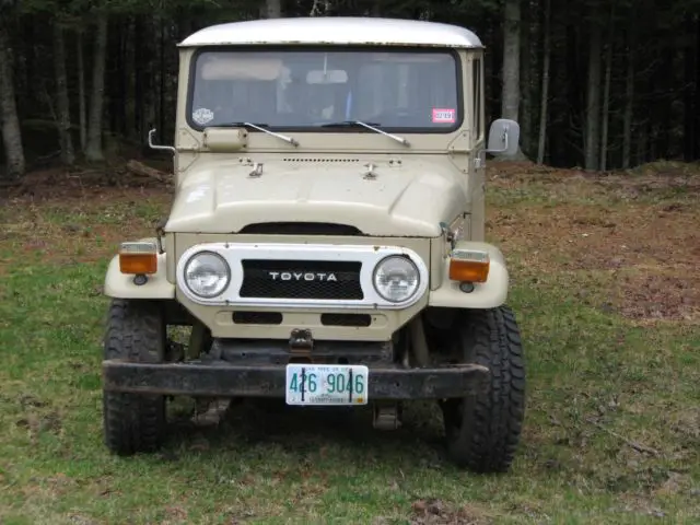 1976 toyota fj 40, gas engine camel color original paint no bondo 83000 miles