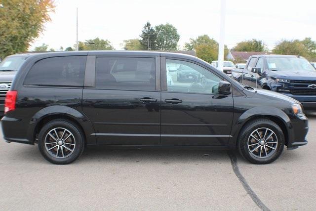 2017 dodge grand caravan se