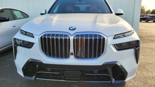 2025 BMW X7