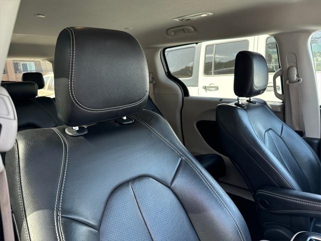2022 chrysler pacifica touring l