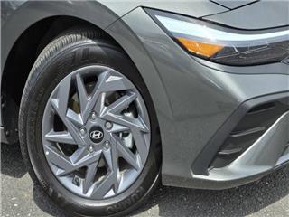 2024 Hyundai Elantra blue