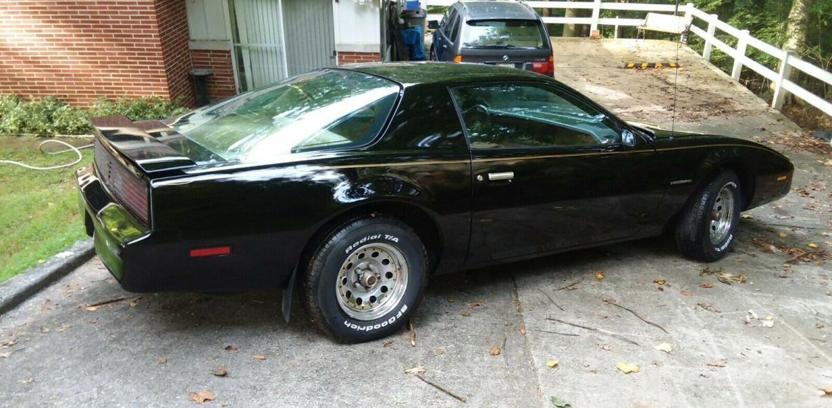 pontiac firebird 1982 one owner, low mileage, excellent!