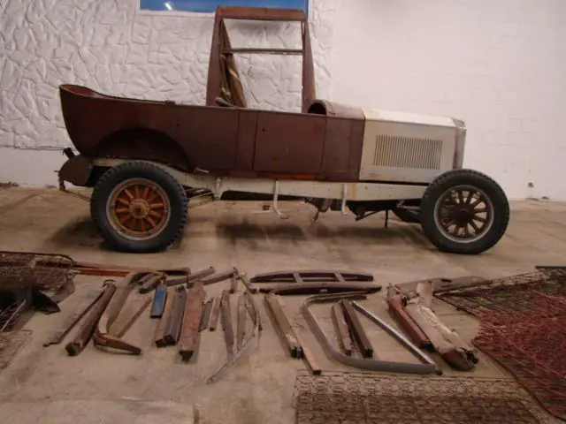 1925 studebaker eq special six duplex restoration started,barn find,touring 26