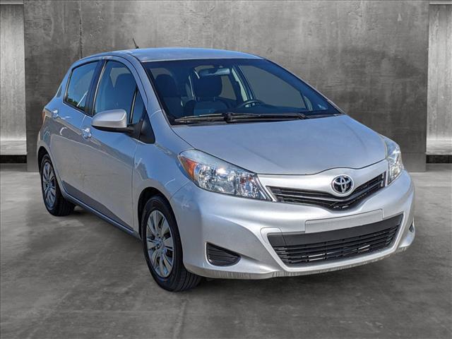 2012 toyota yaris le