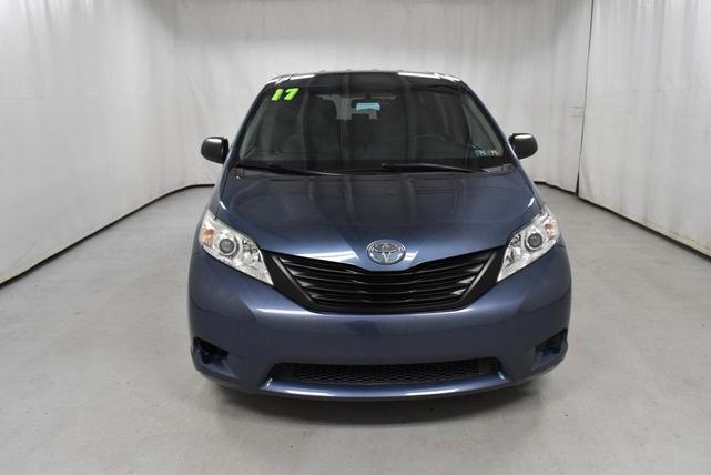 2017 toyota sienna l