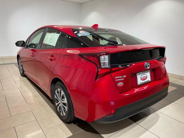 2022 toyota prius le