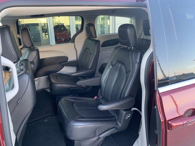 2023 chrysler pacifica touring-l