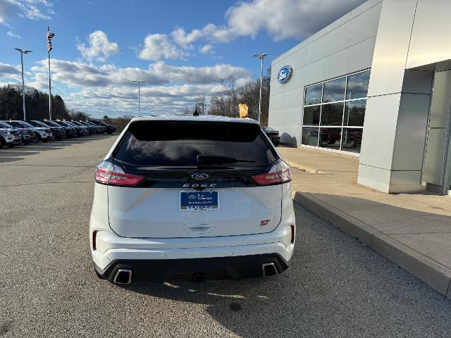 2022 ford edge st
