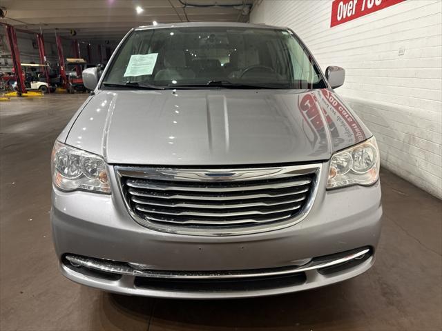 2013 chrysler town & country touring