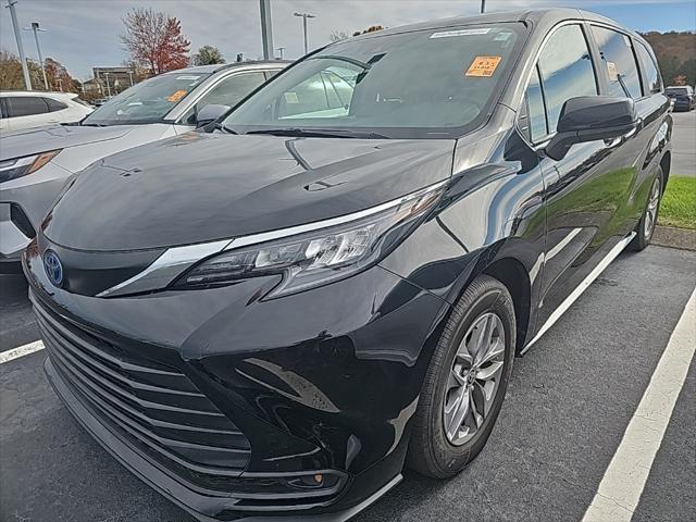 2024 toyota sienna le