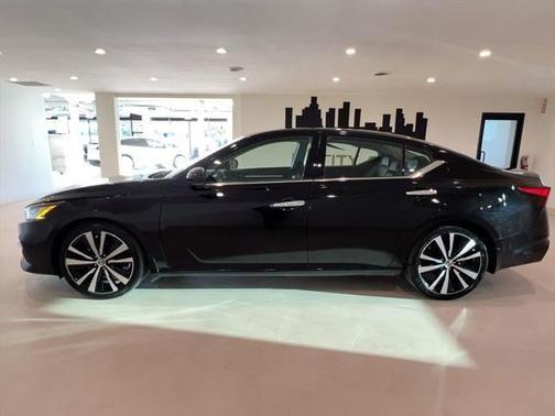 2019 nissan altima