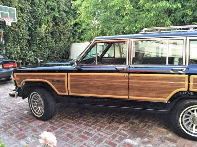 1 owner -- beautiful condition wagoneer