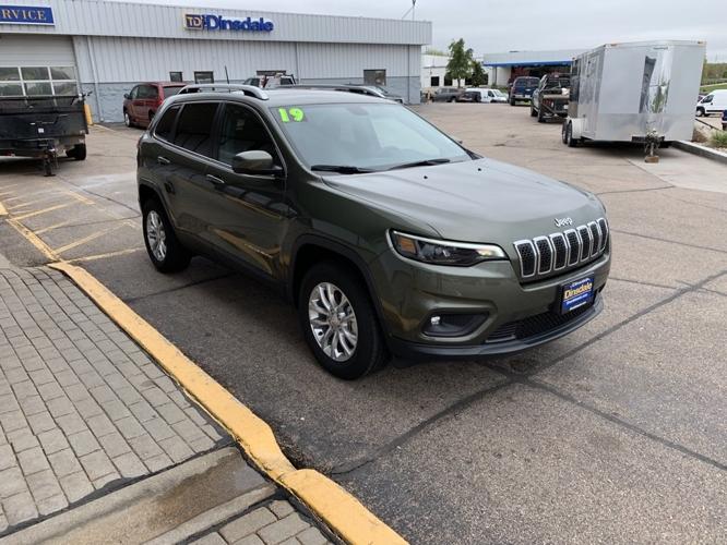 used 2019 jeep cherokee 4wd latitude hastngs, ne 68901 for sale in good samaritan village, nebraska