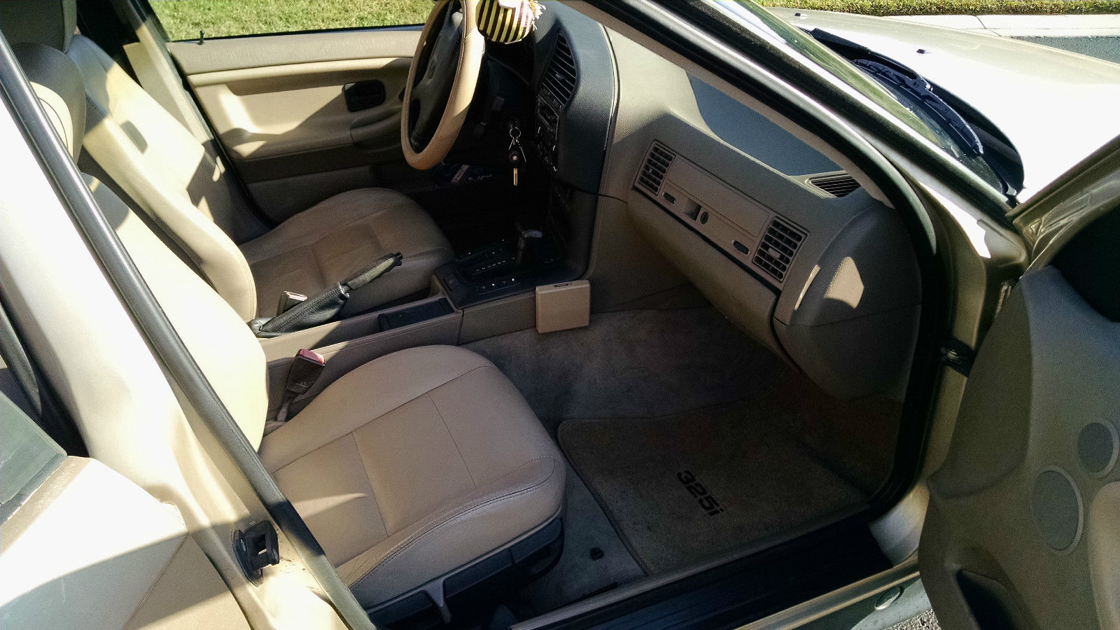 1992 bmw 325i base sedan 4-door 2.5l
