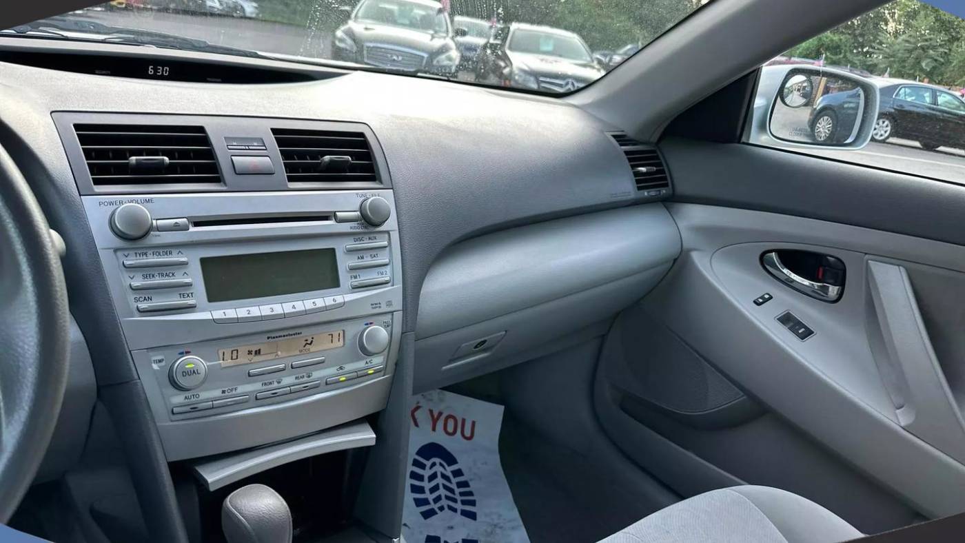2011 toyota camry hybrid base