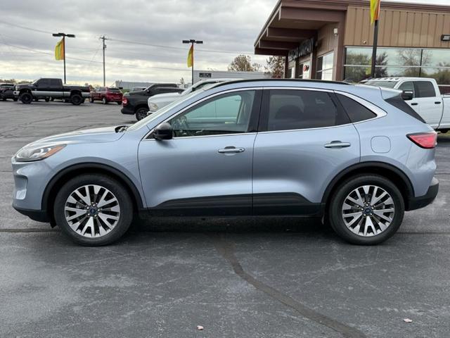 2022 ford escape titanium