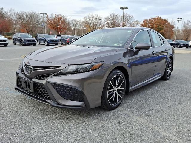 2022 toyota camry se