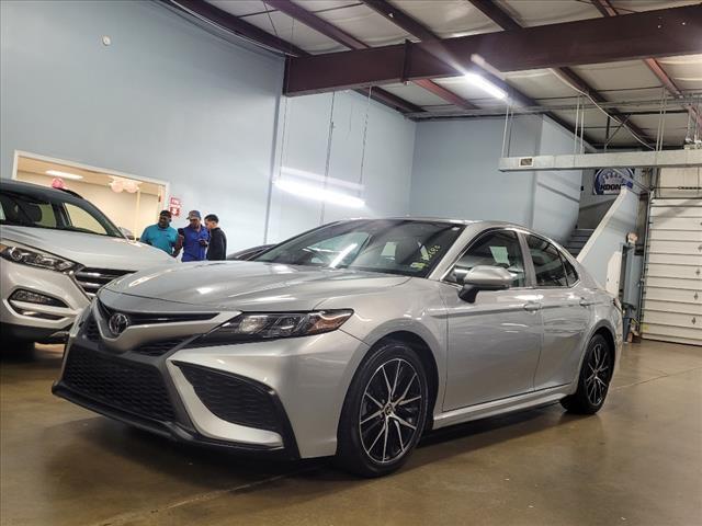 2021 toyota camry se