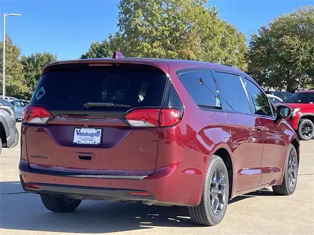 2020 chrysler pacifica touring