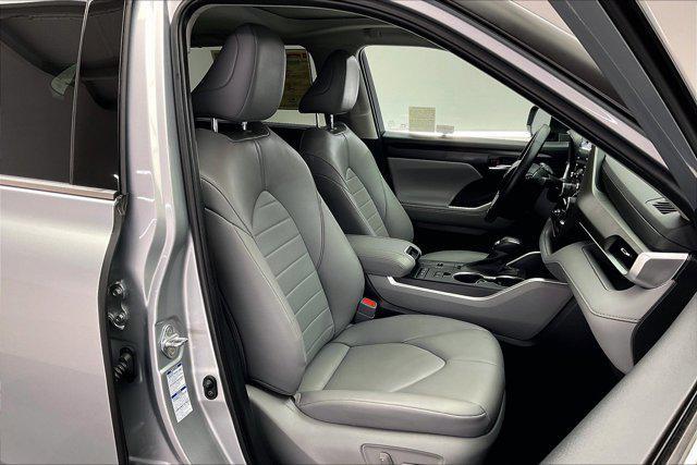 2020 toyota highlander hybrid xle