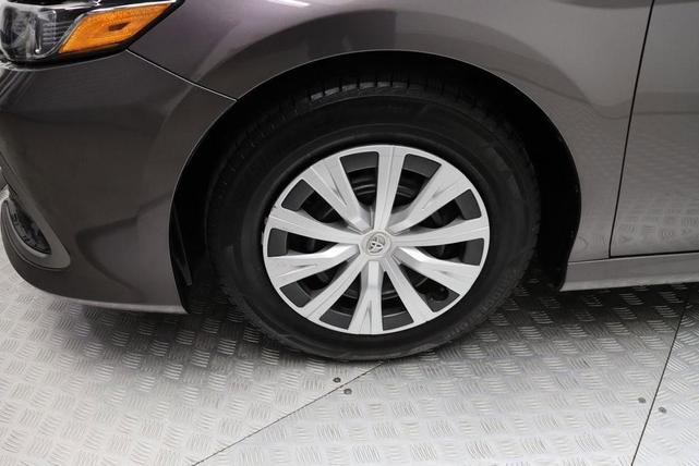 2021 toyota camry hybrid le