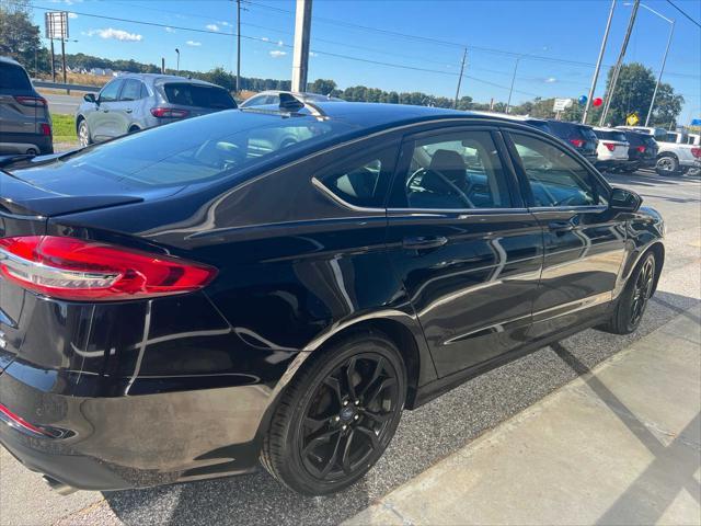 2019 ford fusion se
