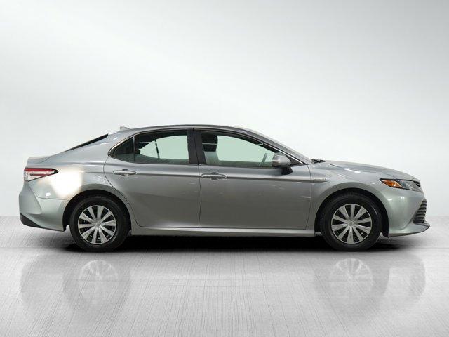 2020 toyota camry hybrid le