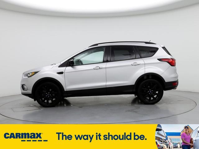 2019 ford escape se
