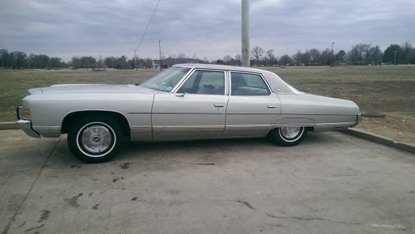 *reduced*1972 chevy caprice 4 door donk very good condition, ready to cruise!