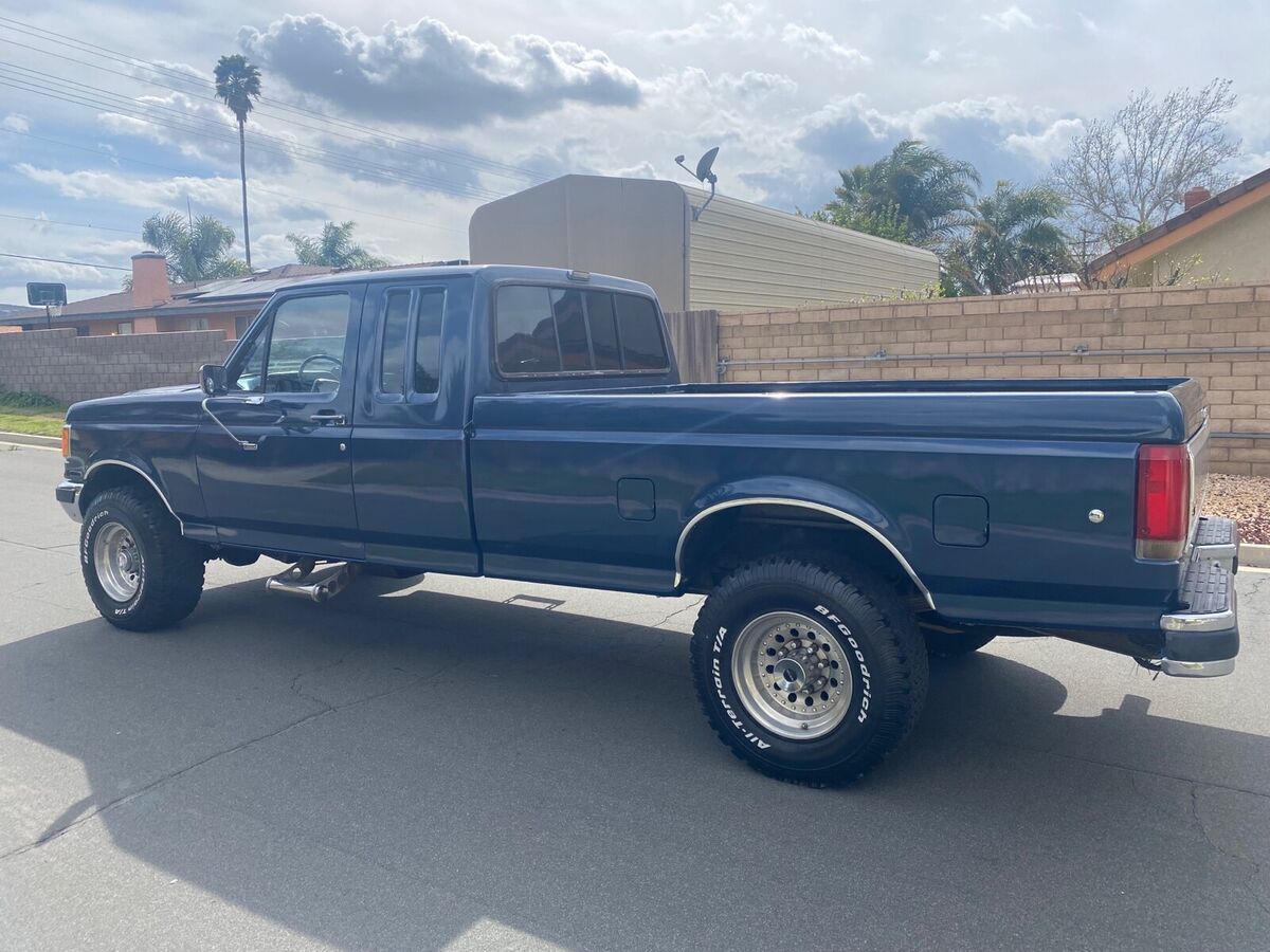 1987 ford f-250 blue