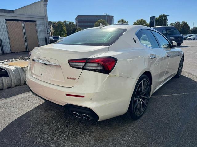 2022 maserati ghibli modena q4