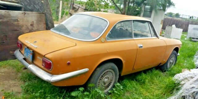 1970 alfa romeo gtv 1750 with 16,536 original miles, one celebrity owner