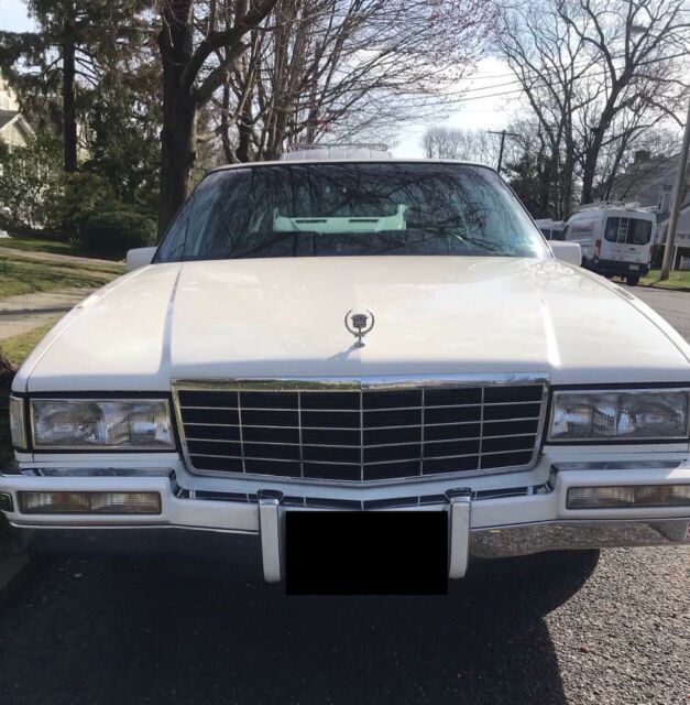 1993 cadillac deville - low miles! excellent condition