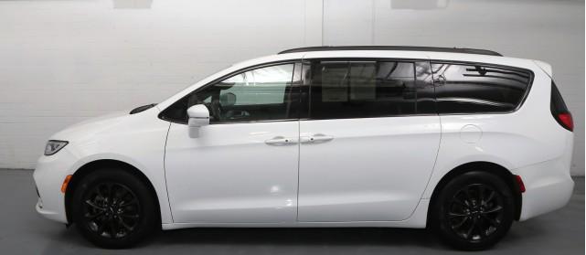 2021 chrysler pacifica touring