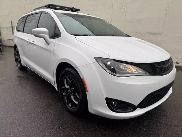 2018 chrysler pacifica touring-l