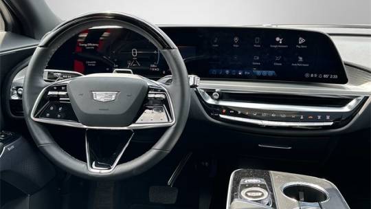 2024 cadillac lyriq sport 2