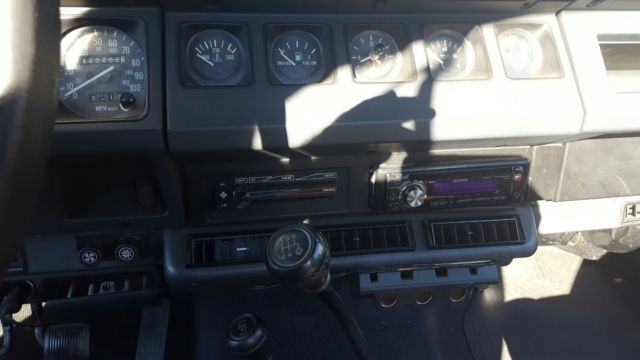 1991 jeep wrangler sport...super nice!!...no reserve!!!
