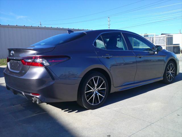 2023 toyota camry se